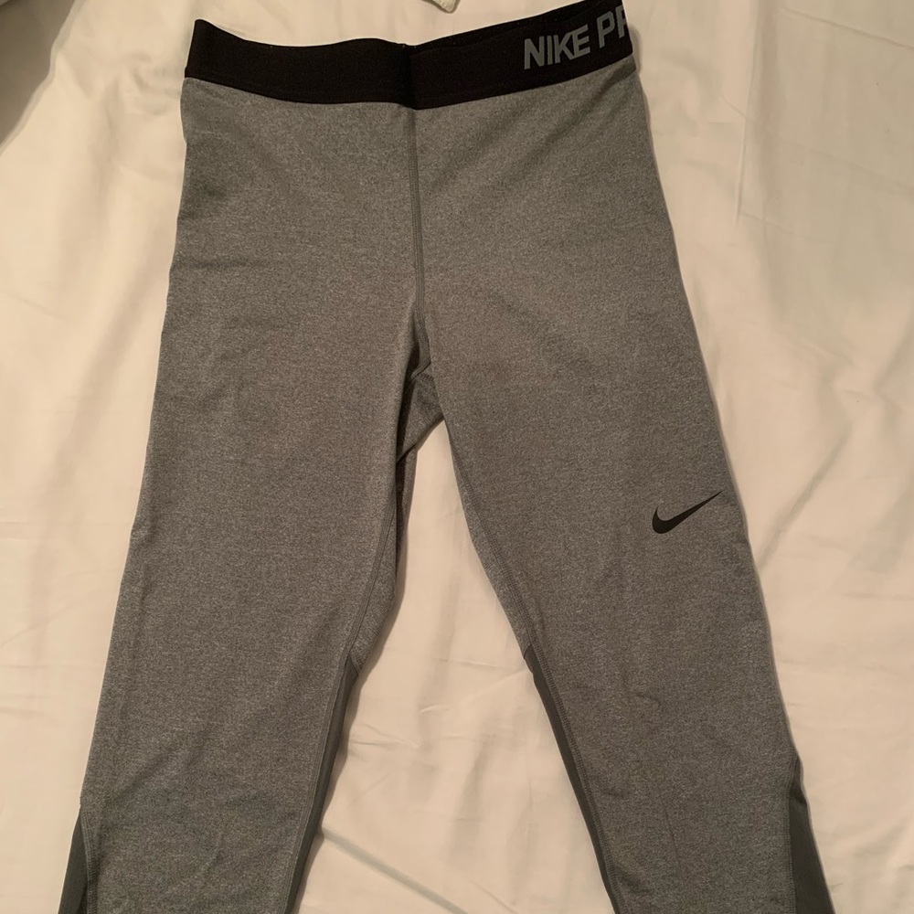 Nike Dri-Fit Capri workout leggings